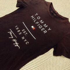 TOMMY男児紺Tシャツ
