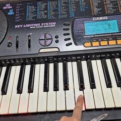 電子ピアノ　キーボードの画像