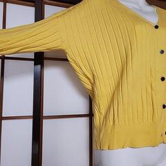 カーディガン　黄色の画像