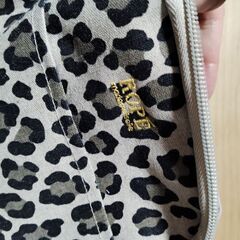 22日まで、財布とポーチの画像