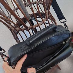 ショルダーバッグ　本革　の画像