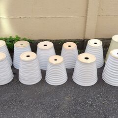 世田谷区近辺配送可能　18点セット　陶器製植木鉢 ホワイト 底穴あり 観葉植物 胡蝶蘭鉢 円形 丸 大型 白の画像