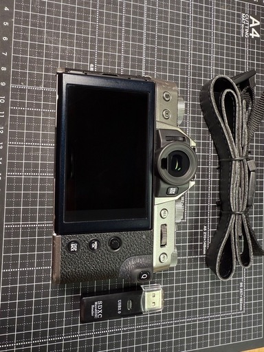 相談中:良品シャッター数6205回　FUJIFILM X-T30 [ボディ シルバー]