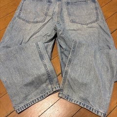 UNIQLO ワイドフィットジーンズ　デニムの画像