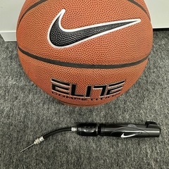 NIKE バスケットボールと空気入れ