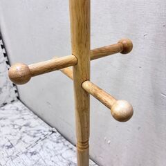  21937  木製 コートハンガー    ◆大阪市内・東大阪市他 6,000円以上ご購入で無料配達いたします！◆ ※高槻・枚方方面◆西宮・尼崎方面◆生駒方面　それぞれ条件付き無料配送あり！            の画像