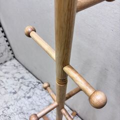  21937  木製 コートハンガー    ◆大阪市内・東大阪市他 6,000円以上ご購入で無料配達いたします！◆ ※高槻・枚方方面◆西宮・尼崎方面◆生駒方面　それぞれ条件付き無料配送あり！            の画像