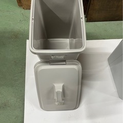 【値下げしました‼️】TONBO 業務用ゴミ箱セット（60リットル＆45リットル） の画像