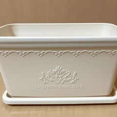 ガーデニング用品一式（プランター、培養土など）の画像