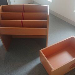 白井産業 絵本本棚の画像