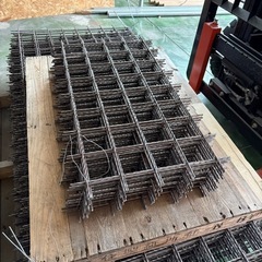 ワイヤーメッシュ80枚ぐらい領収書発行可能Φ6mm10cm*10cmピッチの特注スクリューメッシュの画像
