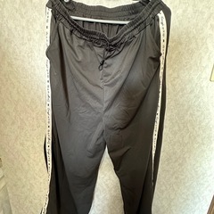 🌟 グレー ズボン
