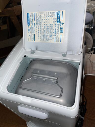 中古美品　ダイニチ 　2023年製　FWY-32R2 石油ファンヒーター 中古美品 ダイニチ ブルーヒーター2023年製 FWY-32R2 石油ファン