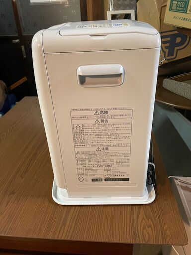 中古美品　ダイニチ 　2023年製　FWY-32R2 石油ファンヒーター 中古美品 ダイニチ ブルーヒーター2023年製 FWY-32R2 石油ファン
