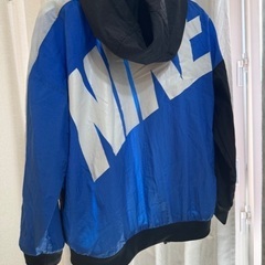 NIKE ジャンパー　アウターの画像