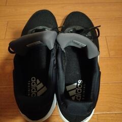 アディダス　トレーニングシューズの画像