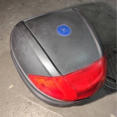 ワイズギア トップケース リアボックス 収納 カギ2個付き 中古 バイク パーツ ヘルメット入れ 脱着可の画像