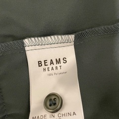 BEAMSブラウスの画像