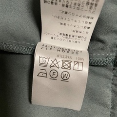 BEAMSブラウスの画像