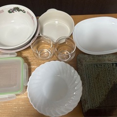 食器、米びつ、お皿、丼等の画像