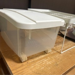 食器、米びつ、お皿、丼等の画像