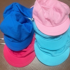 カラー帽子　えんじ、水色、紺色の画像