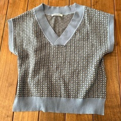 オンセブンディズ　ニットベストの画像