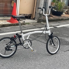 ブロンプトン　折りたたみ　自転車