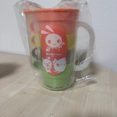 ランチボックスとコップ4つ入り　セットの画像