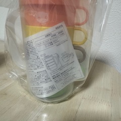 ランチボックスとコップ4つ入り　セットの画像