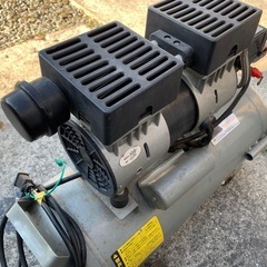 静音オイルレスエアーコンプレッサー　30L EWS-30 オイルレスコンプレッサー　エアーコンプレッサー　静音　シンセイ　の画像