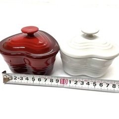 LE CREUSET ル・クルーゼ ラムカン ハート型 食器 赤＆白 2個セット バレンタイン* など イベント USEDの画像