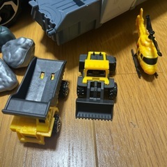 車のおもちゃの画像