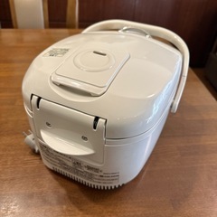 象印　炊飯器　 NP-XA10
の画像