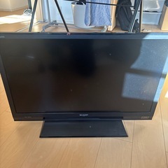 2013年製液晶カラーテレビ　