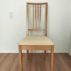 【お渡し予定済】布張り、ナチュラルな色の木製（？）ダイニングチェア