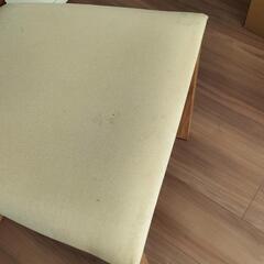 【お渡し予定済】布張り、ナチュラルな色の木製（？）ダイニングチェアの画像