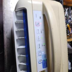 シャープ衣類乾燥機CV-C100-Wの画像