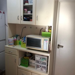 お取引中につき一時受付終了します食器棚の画像