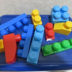 値下げ！ブロック【MEGA BLOKS １歳からのメガブロック】　綺麗ですの画像