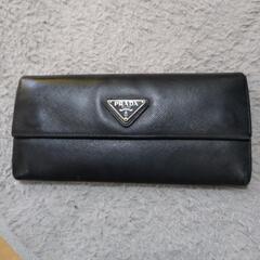 プラダ　長財布