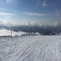 スタッドレスタイヤ貸してくださる方いませんでしょうか
