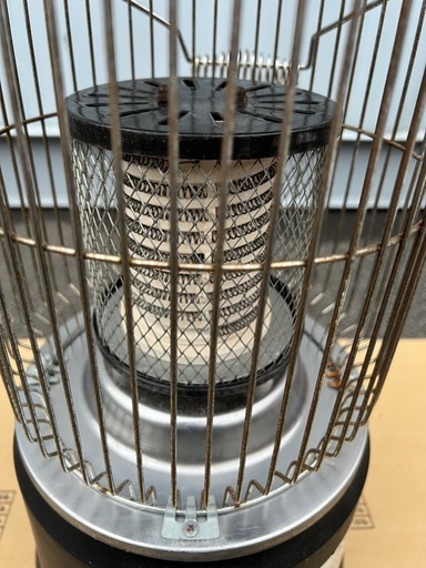 電気ストーブ Mellro HT2021 22年製 6～8畳 転倒時電源OFF家電 (T-2