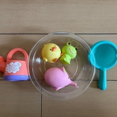 お風呂で遊べるオモチャ