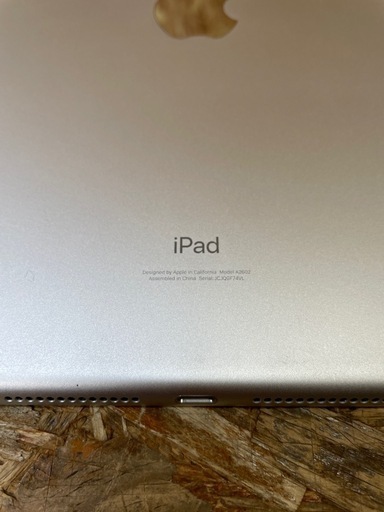 C(6985)iPad 第9世代 Wi-Fi 64GB MK2L3J/A シルバー アップル タブレット 動作品 中古品