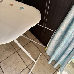 ☆美品☆  折りたたみ式  アイロン台 軽量✧の画像