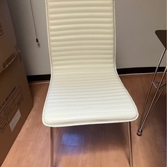 （2個同時なら1600円）ニトリ　ホワイトレザーのチェア　女性の...