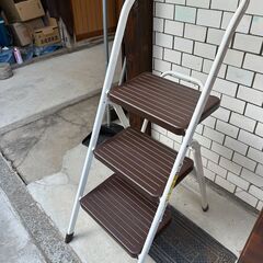 アルミ三段脚立の画像
