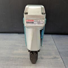 【値下げ特価品】【中古】マキタ　常圧タッカ　AT425AK　ケース・取扱説明書付き【ハンズクラフト熊本けやき通り店】【引き取り限定】の画像