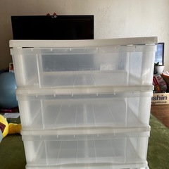 収納ラック 4段 透明 収納ケースの画像